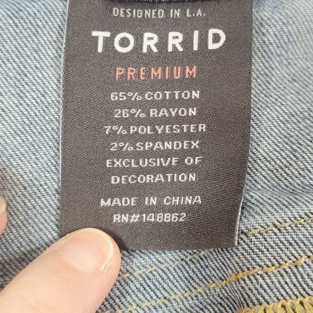 Torrid Women's Jeans Distressed Jegging Size 28XT Blue - Picture 10 of 11